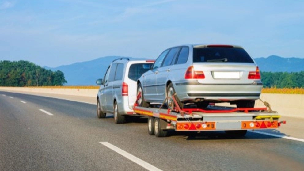 Tips for transporting a car with a carrier in winter and summer