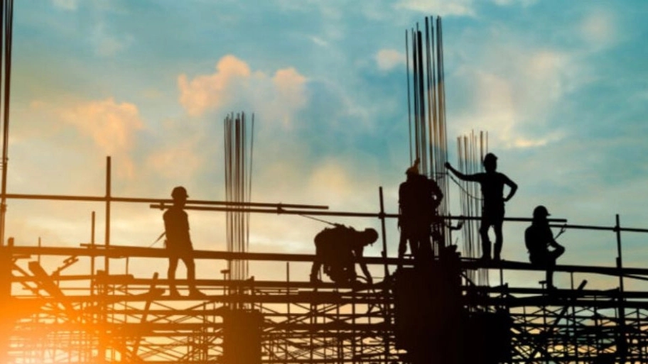 Mojtaba Abdi metal scaffolding in Chalus