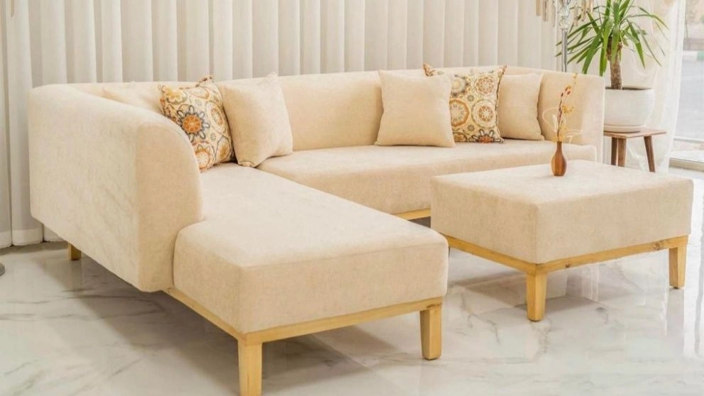 Sale of Yavari brothers furniture in Bushehr