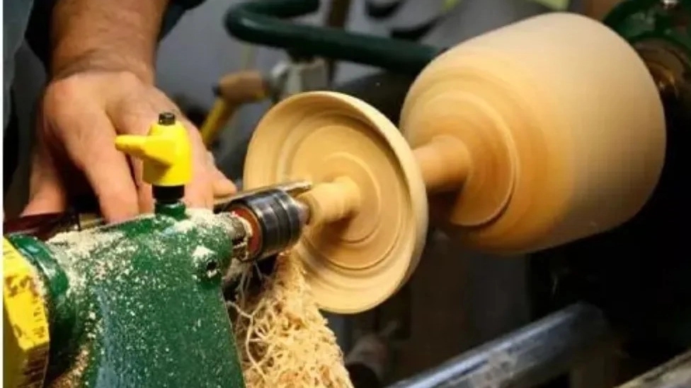 Introduction of types of lathe machines and their use