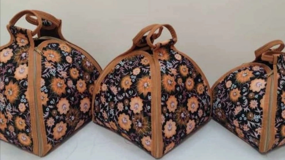 Production and sale of traditional Habibi bags in Isfahan