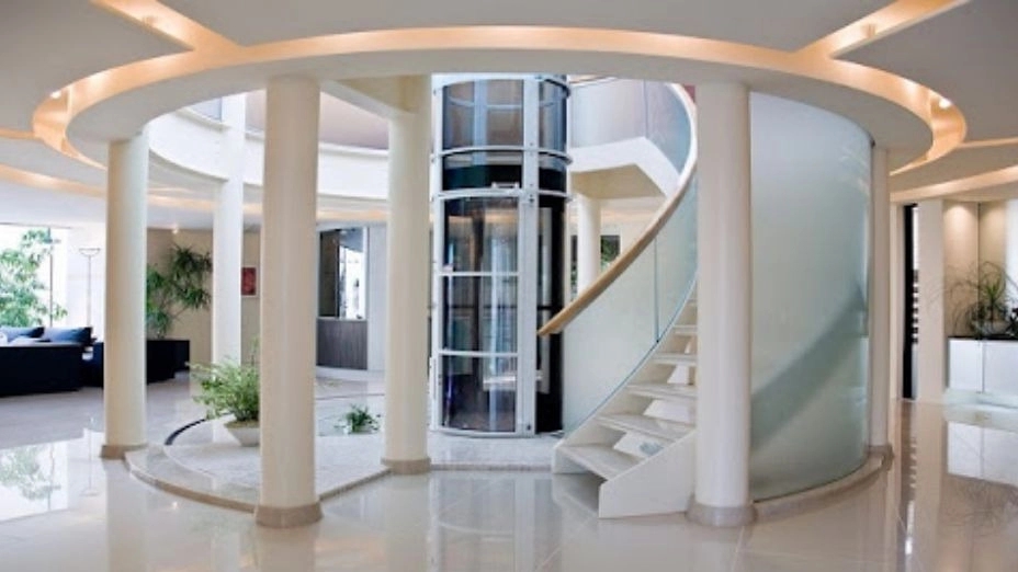 Advantages of using a building lift