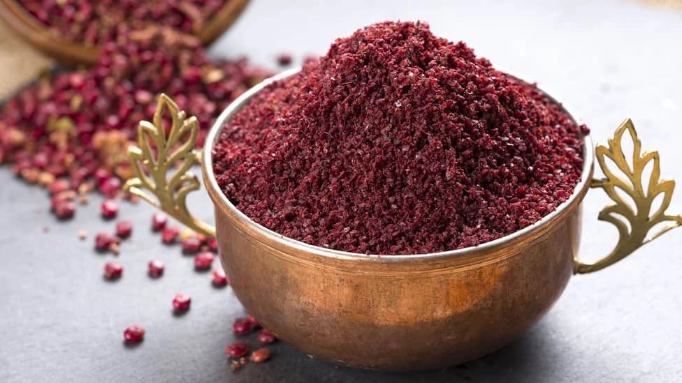 What are the properties of sumac core?