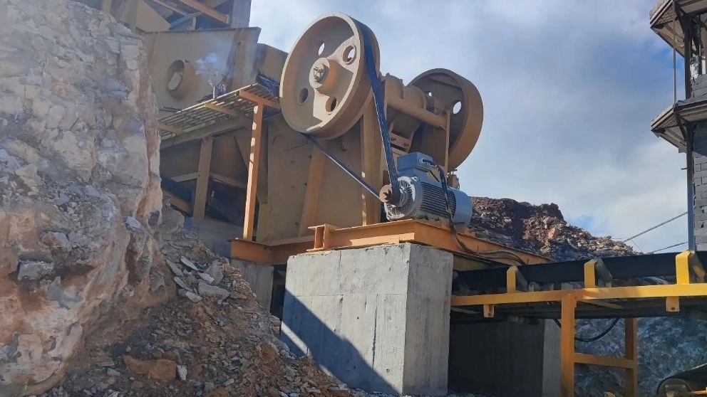 Types of industrial stone crushers