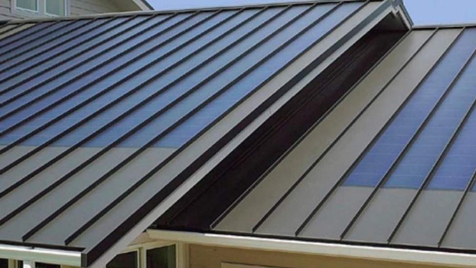 Covering the sloped roof of the shed and Villa Arta Iranian Azadegan, Tehran