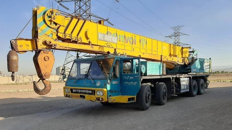 Sahragard Crane Institute provides all kinds of light heavy back-breaking cranes and trailers in Qazvin