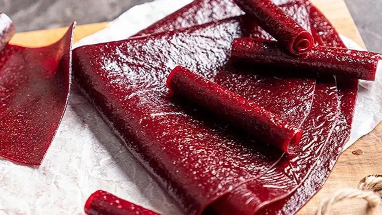 Selling all kinds of dried fruit lavash and Amini Shatot tart in East Azarbaijan