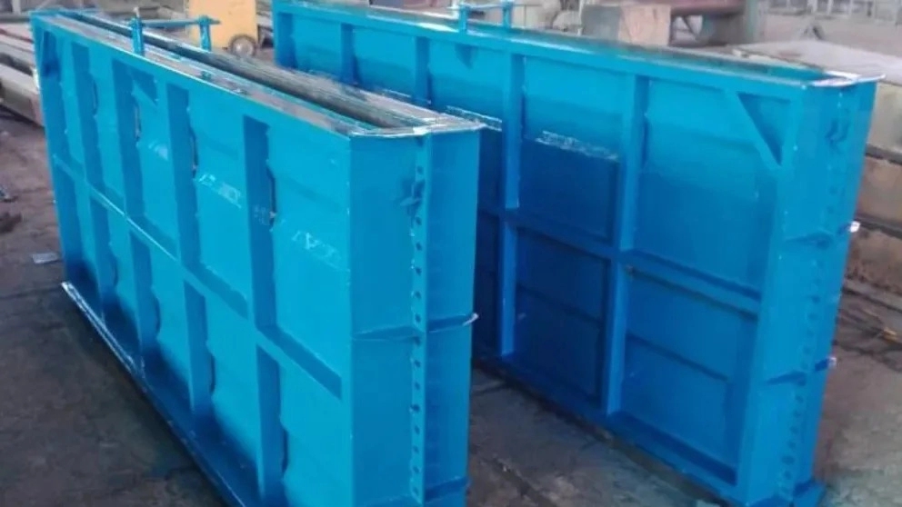 Precast concrete wall formwork