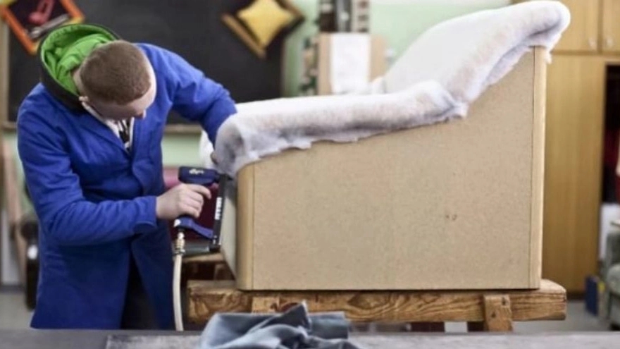 Why is it better to buy a sofa than a manufactured one?