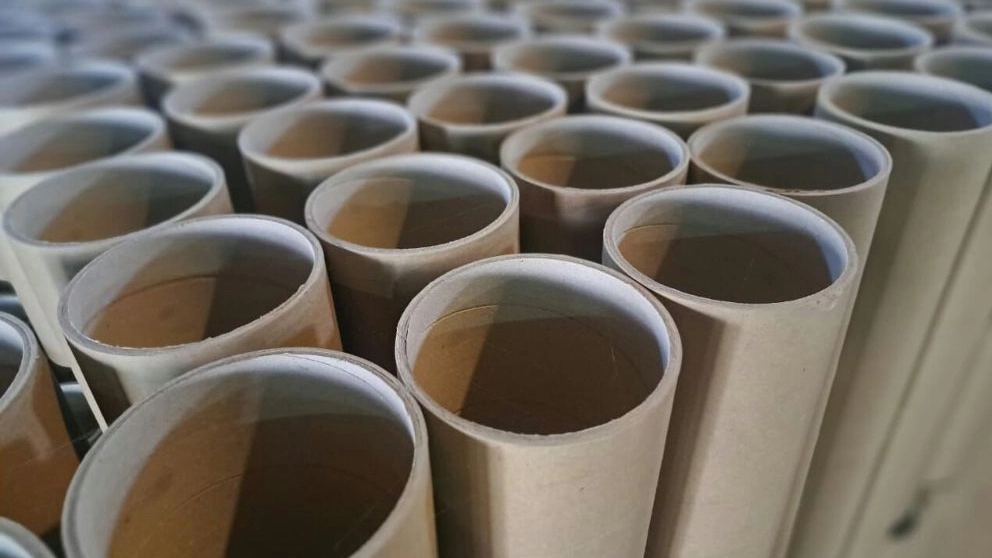 Manufacturer of all kinds of cardboard tubes and bobbins of Atlas leaves, in Tabriz