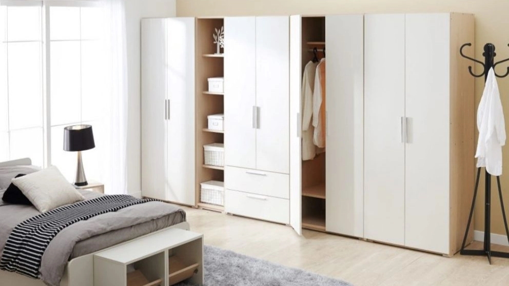 Features of a suitable wall closet