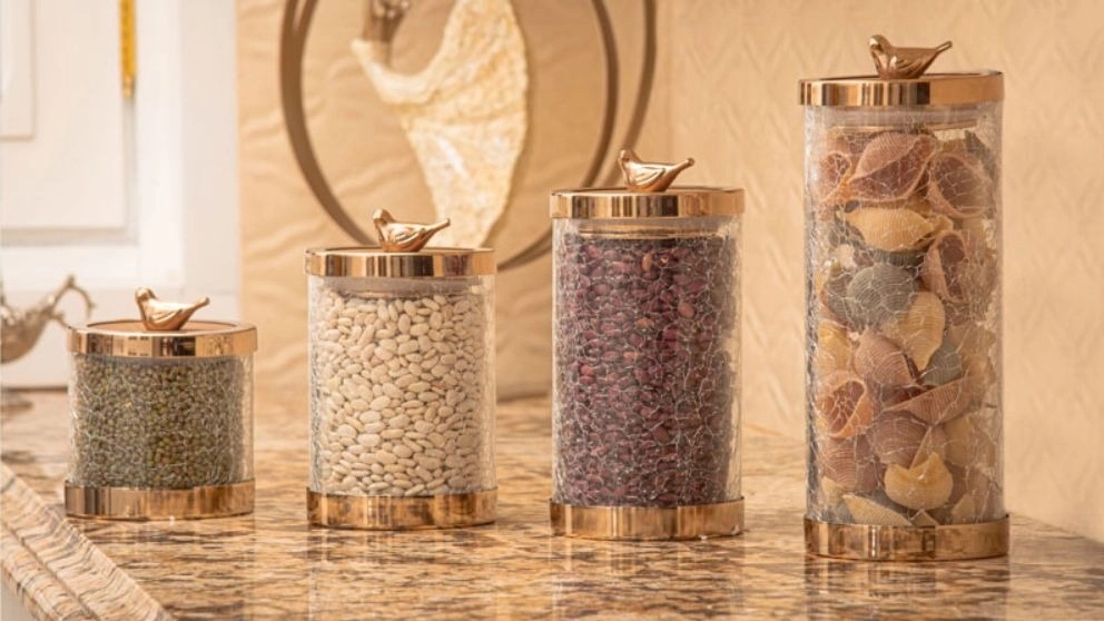 Types of storage containers for beans in the kitchen