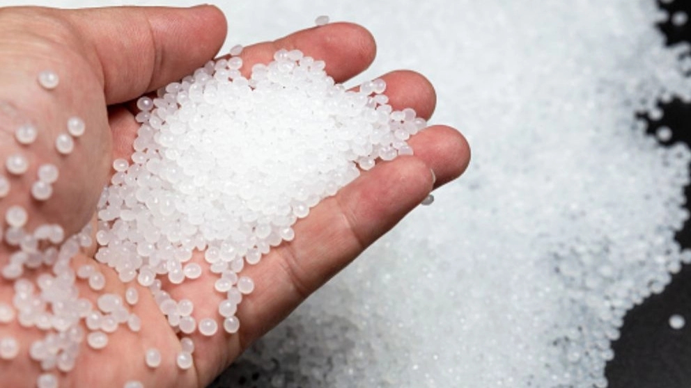 Specialized production and sale of Ilani transparent nylon granules in Shiraz