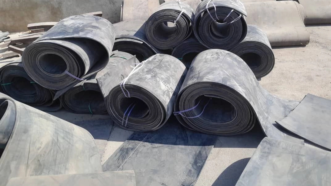 Buying and selling new and second-hand types of cotton and wire conveyor belts in Shiraz