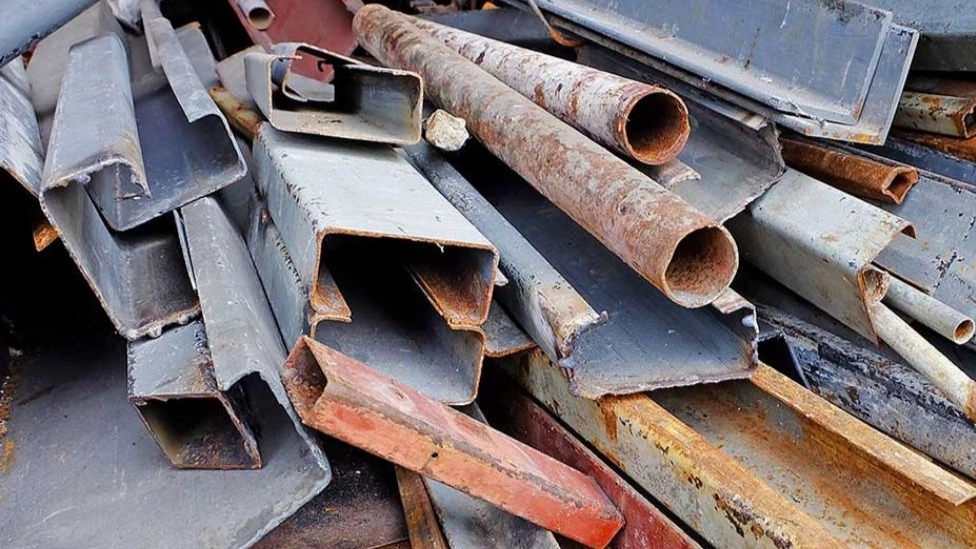 Purchase of corporate waste and cutting of Iszadeh waste in Azadegan, Tehran
