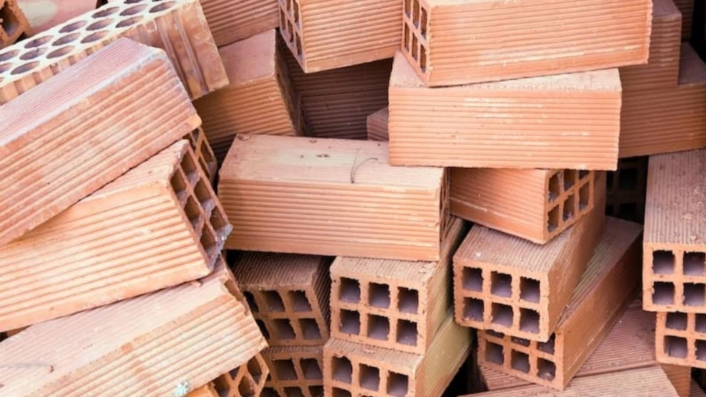 Types of clay bricks based on the production method