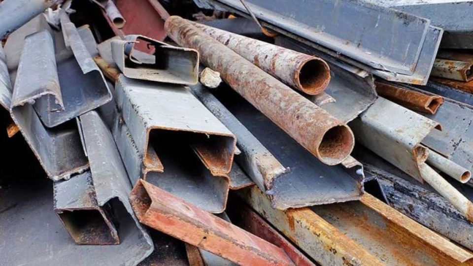 Purchase of industrial and used iron waste in Golara Sadeghieh, Tehran