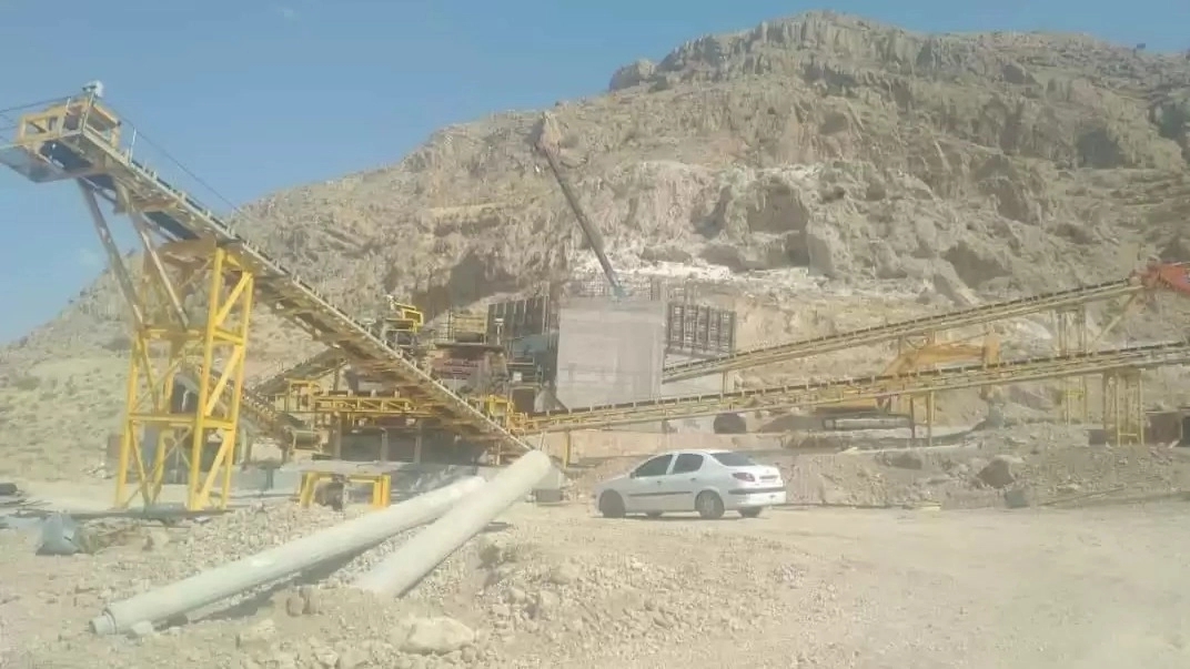 Setting up the machinery production line of the Timuri sand factory