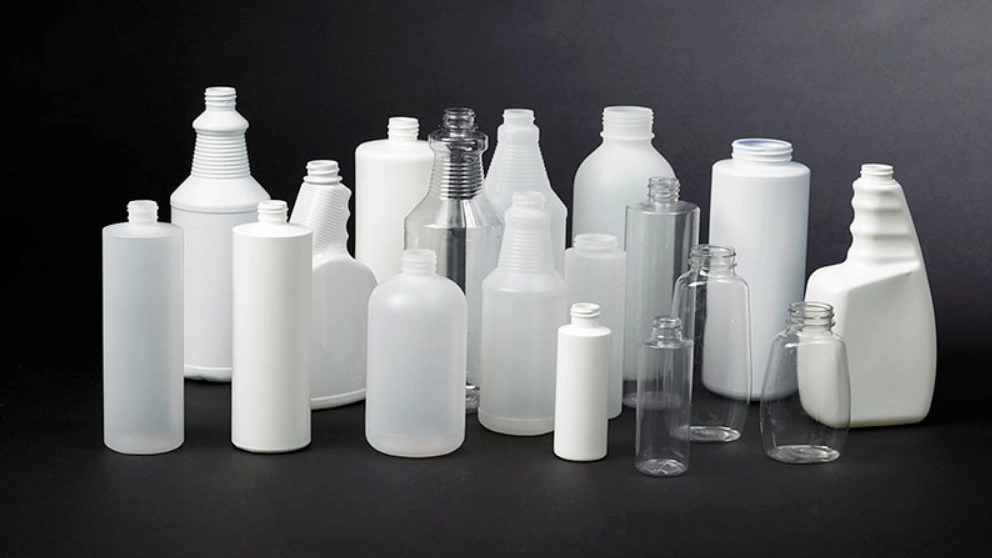 The method of producing plastic containers