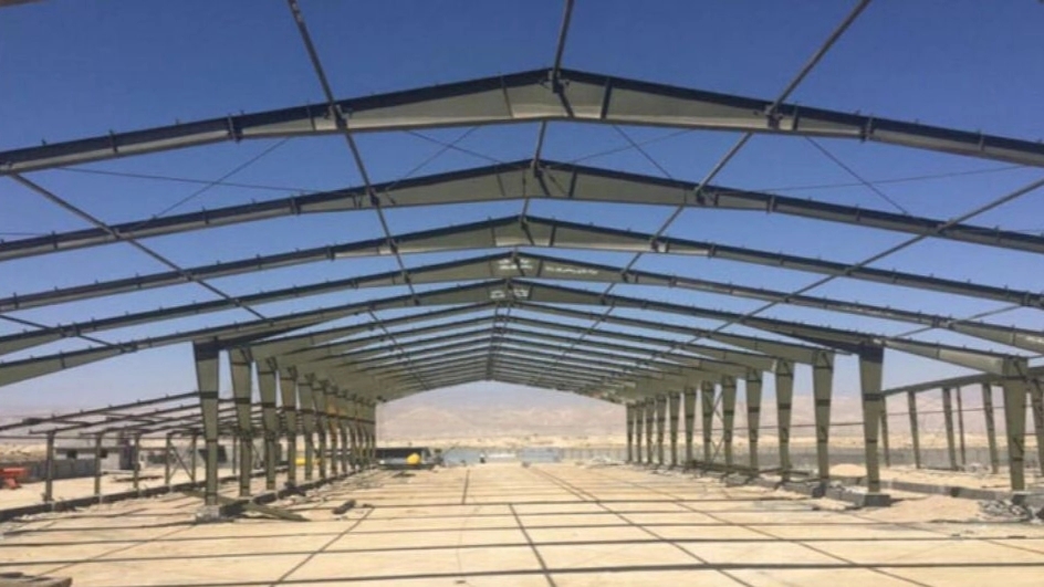 Building a white shed in Ardabil