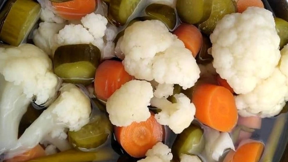 Production, sale and distribution of Chardoli pickled cucumbers in Hamedan