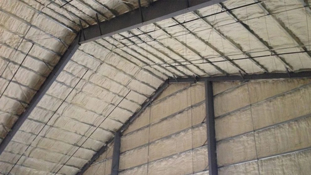 Covering the roof of the shed with glass wool and chicken netting, Azadegan, Tehran