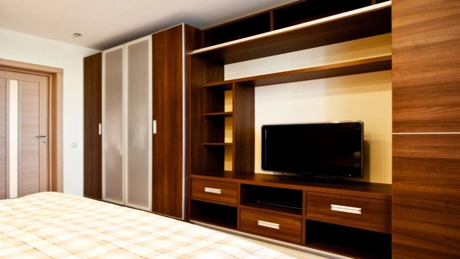 Features of a suitable wall closet