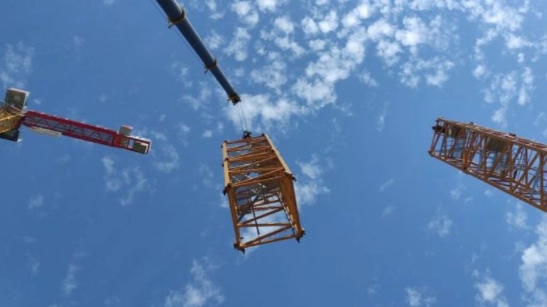 Tower crane or tower crane