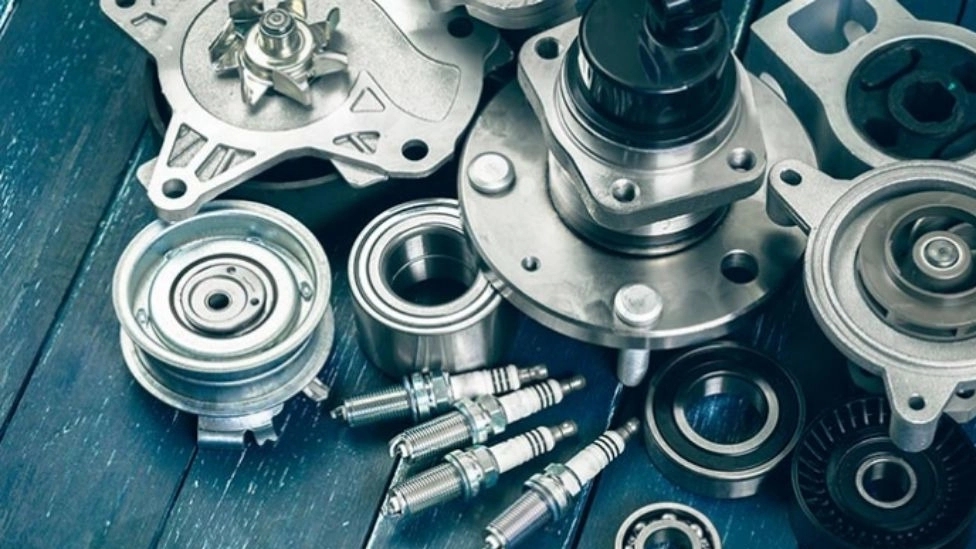 Benjamin's Chinese car parts distribution in Rasht