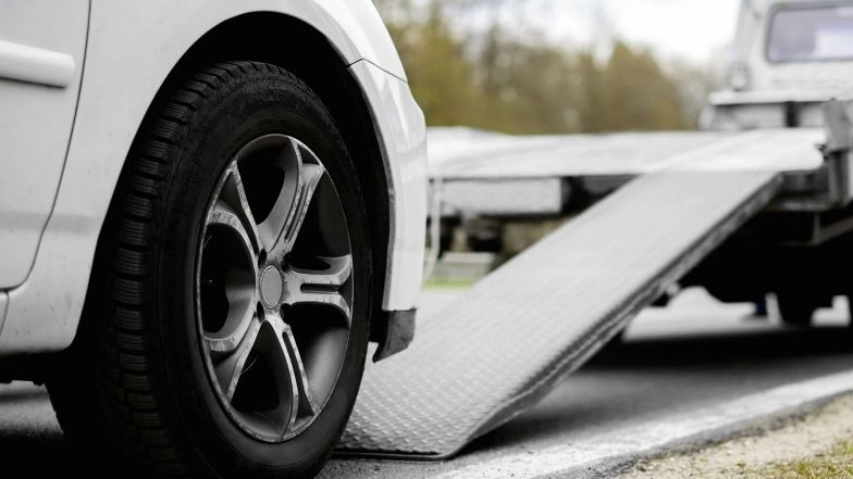 What are the duties of car assistance?