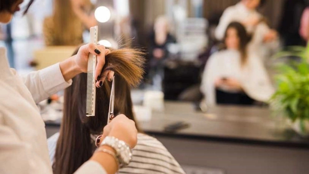 What are the characteristics of a good hairdresser?