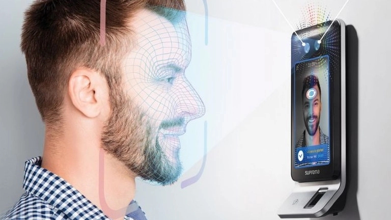 Face recognition device