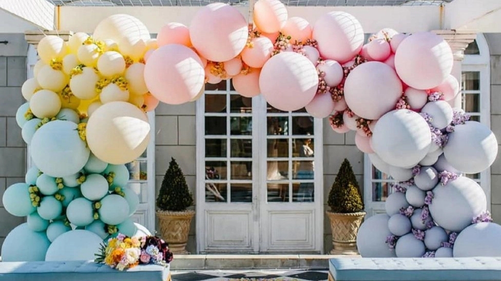 Radmard's birthday balloon arrangement and design in Brazjan Bushehr