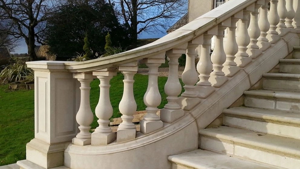 Production of round and square stone fences of Taranj stone in Chalus Nowshahr