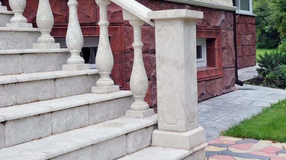 Types of stone for stone fence