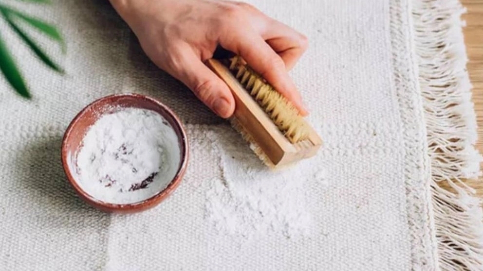 Ways to remove tea stains from the carpet