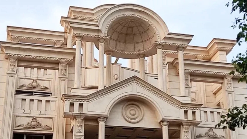 Implementation of the Aslani stone and ceramic Roman facade in Shiraz