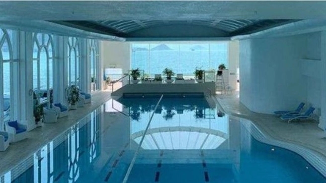 Swimming pool, sauna and jacuzzi in Tehran