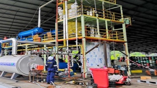 What is an industrial oil purifier?