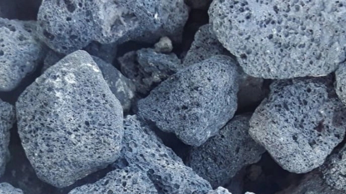 What is mineral pumice, how is it formed?