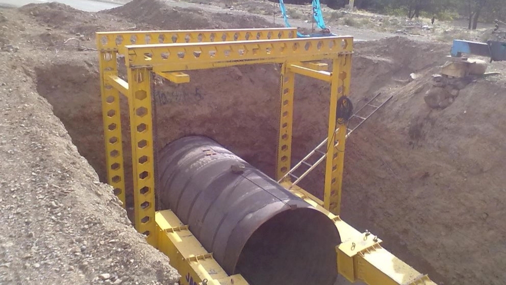 Drilling by pipe jacking method