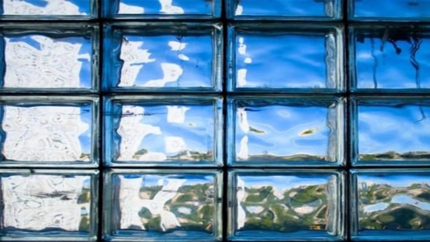 Types of glass tiles
