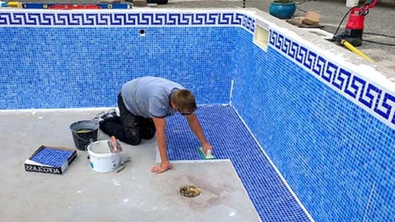 How is swimming pool ceramic work done?