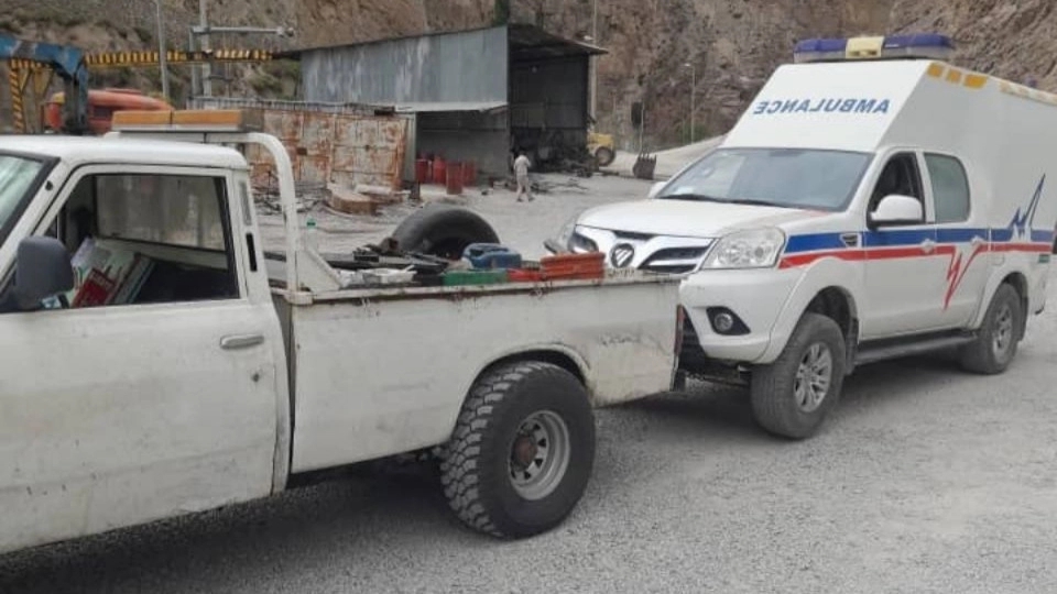 Esfandiari car rescue and car transporter on Haraz road