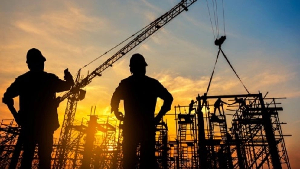 پیمانکار ساختمان کیست و چه وظایفی دارد؟