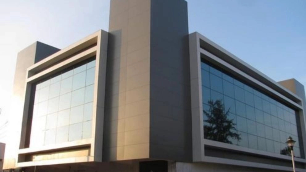 Advantages and types of composite facade