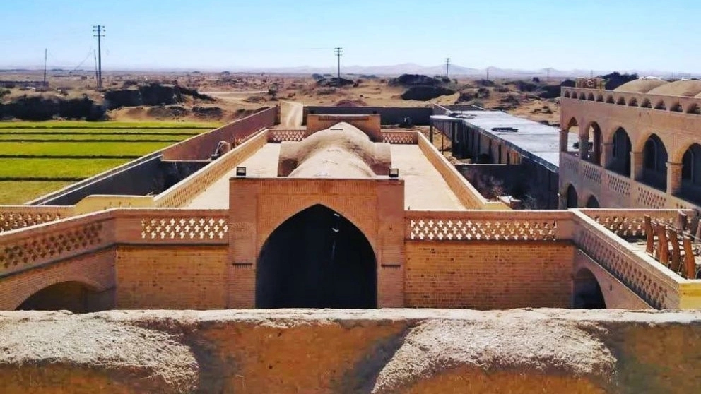 Designing a desert resort with soil architecture approach