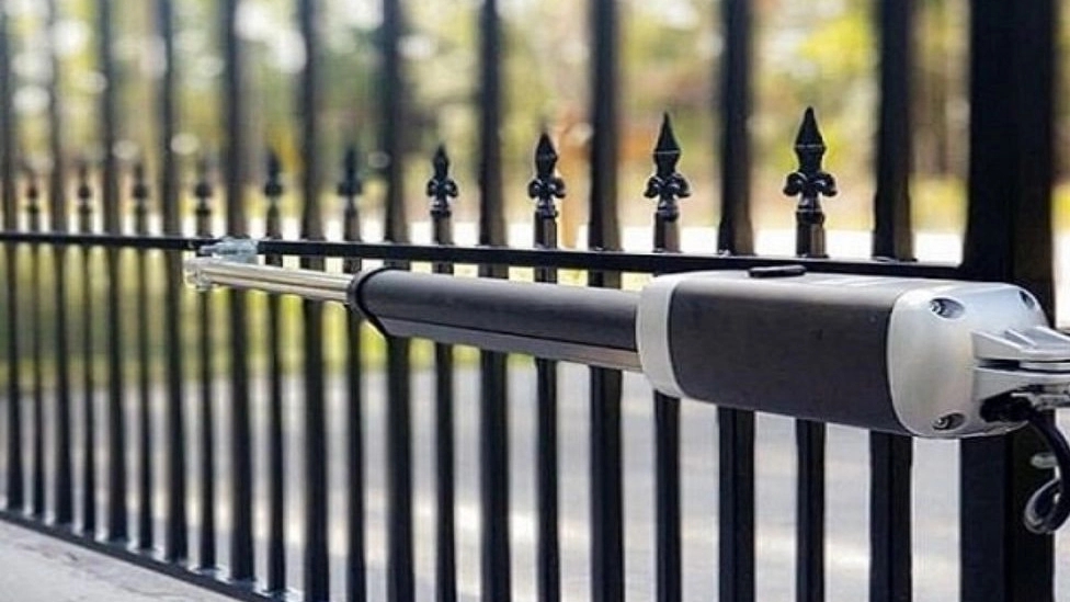 Parsa automatic door, glass door, electric shutter and parking jack services in Rasht