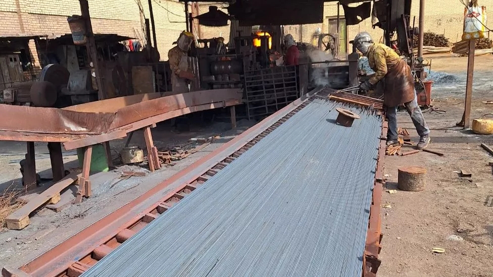 Rolling belt packing