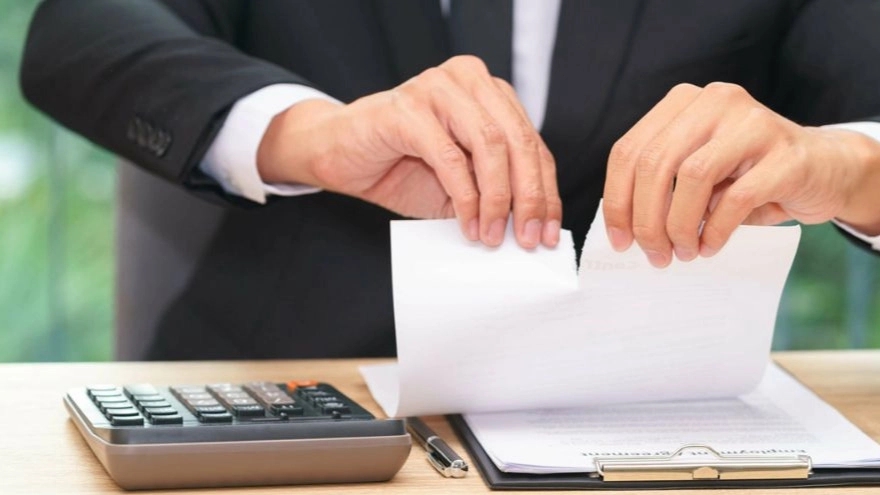 What are the conditions for terminating a real estate contract?